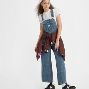 Levi’s baggy carpenter overalls